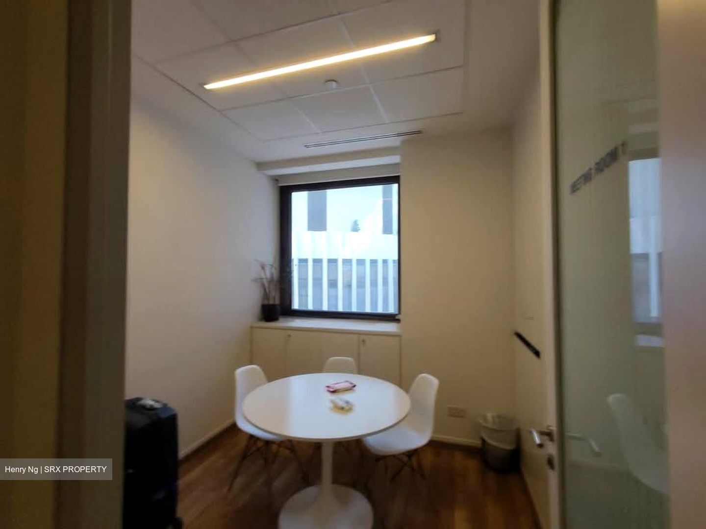 Lippo Centre (D2), Office #568252011
